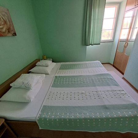 Apartmani Dusica Lumbarda Esterno foto