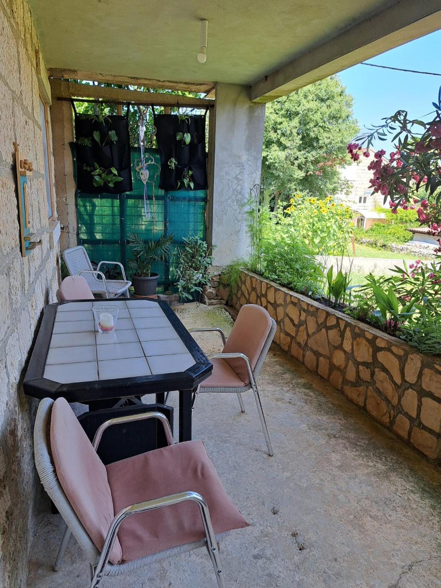 Apartmani Dusica Lumbarda Esterno foto
