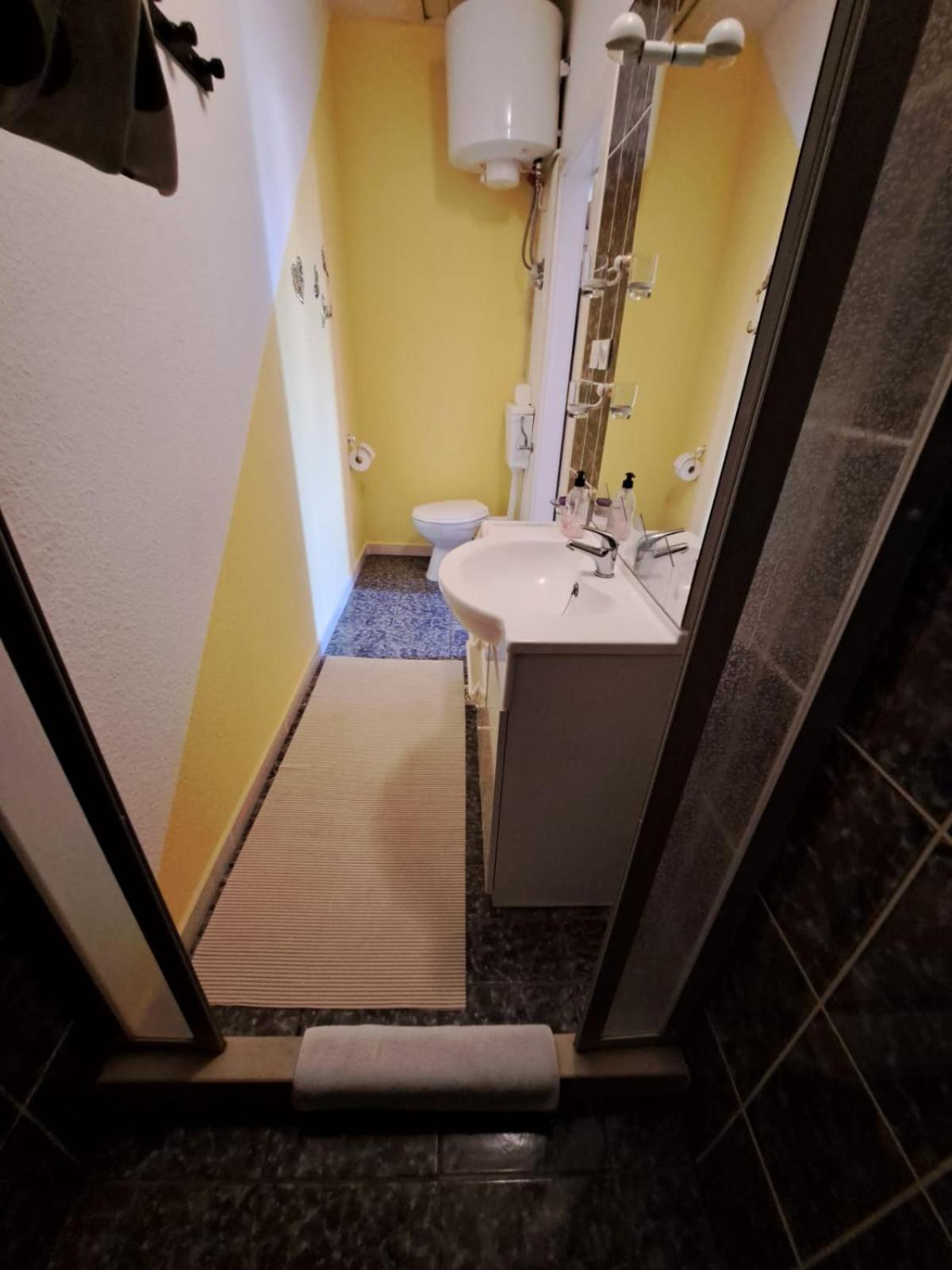 Apartmani Dusica Lumbarda Esterno foto