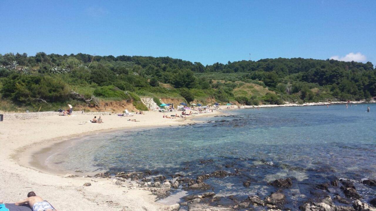 Apartmani Dusica Lumbarda Esterno foto